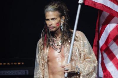 Steven Tyler, do Aerosmith, diz que relação com menor foi consensual.