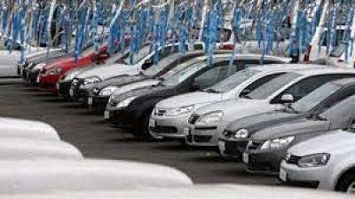 Governo anuncia corte de impostos para aumentar venda de carros de até R$ 120 mil