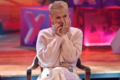 Xuxa chora em homenagem no ‘Altas Horas’ por seus 60 anos